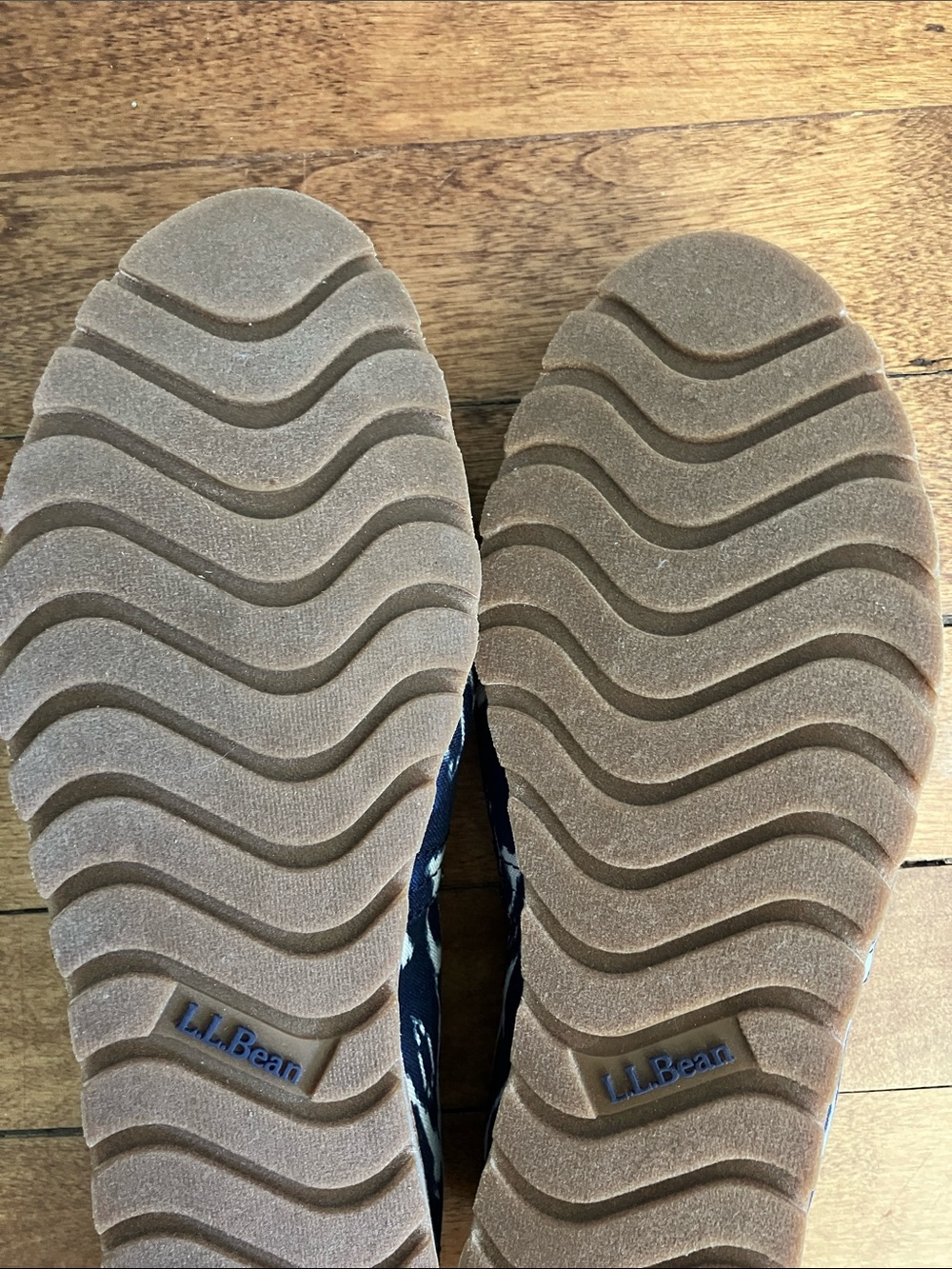 Navy White Ikat Print Canvas Slip On L.L.Bean Womens 7 M Shoes - Picture 12 of 14